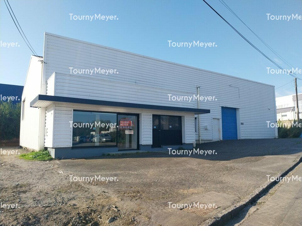 Visuel 1 de l'annonce : A LOUER - Zone de kergonan - Local d'activité de 280 m²