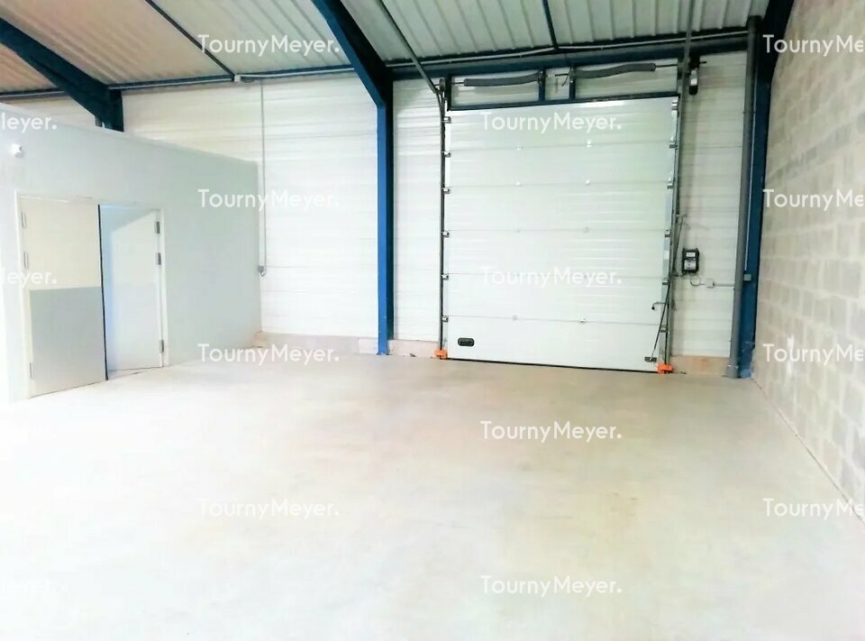 Visuel 11 de l'annonce : A LOUER - GUIPAVAS, ZONE DE LAVALLOT - LOCAL DE 450 M²
