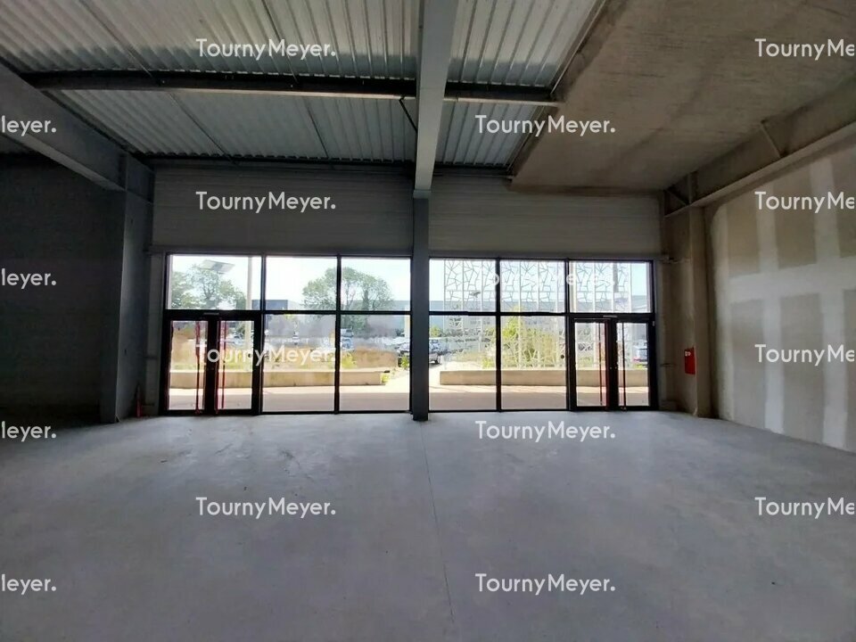 Visuel 5 de l'annonce : A VENDRE - LANDERNEAU - PROGRAMME NEUF - CELLULE COMMERCIALE DE 550 M²