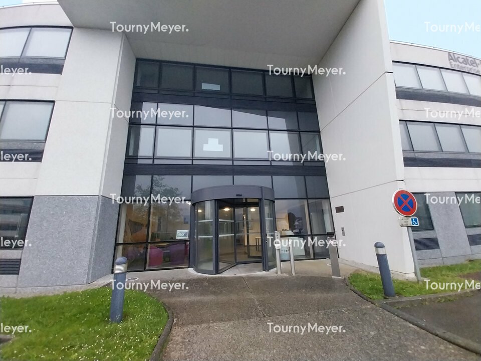 Visuel 1 de l'annonce : A LOUER - BREST - ZONE DE L'AEROPORT - BUREAUX DE 625 M²