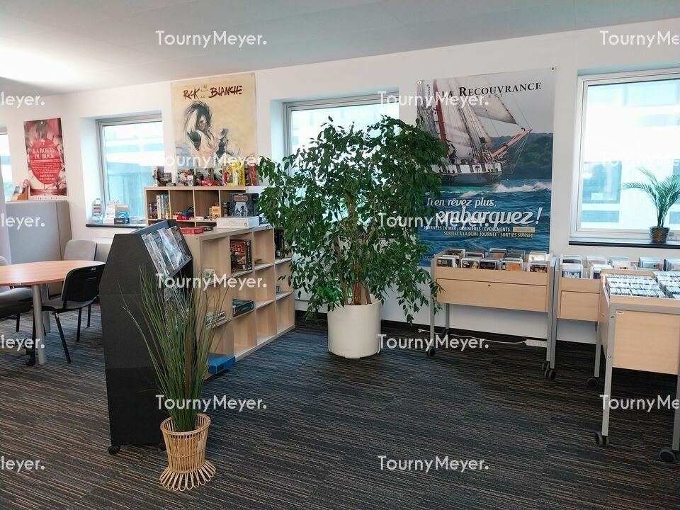 Visuel 7 de l'annonce : A LOUER - BREST - ZONE DE L'AEROPORT - IMMEUBLE DE BUREAUX DE 3750 M²