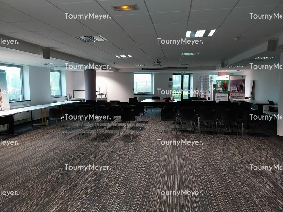 Visuel 6 de l'annonce : A VENDRE - BREST - ZONE DE L'AEROPORT - IMMEUBLE DE BUREAUX DE 3750 M²