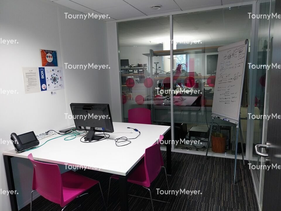 Visuel 12 de l'annonce : A VENDRE - BREST - ZONE DE L'AEROPORT - IMMEUBLE DE BUREAUX DE 3750 M²