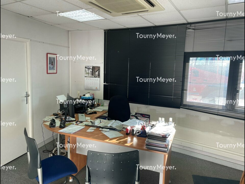 Visuel 3 de l'annonce : A LOUER, KERGARADEC, LOCAL D'ACTIVITE DE 280 M²