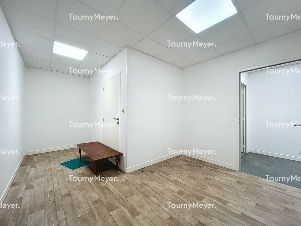 Visuel 13 de l'annonce : A LOUER - Zone de kergonan - Local d'activité de 482 m²