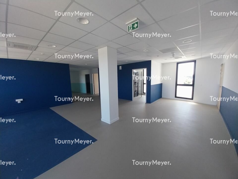 Visuel 7 de l'annonce : VISIBILITE EXCEPTIONNELLE AU SEIN D'UN POLE DE SANTE
PORTE DE GOUESNOU - PLATEAU DE BUREAUX DE 293 M²