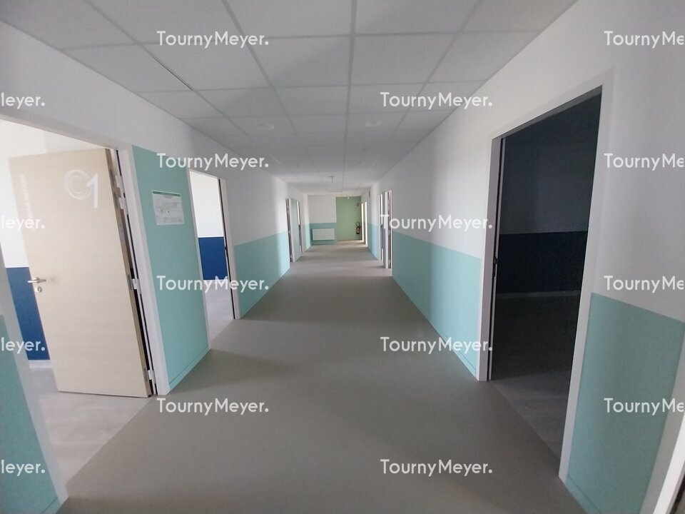 Visuel 8 de l'annonce : VISIBILITE EXCEPTIONNELLE AU SEIN D'UN POLE DE SANTE
PORTE DE GOUESNOU - PLATEAU DE BUREAUX DE 293 M²
