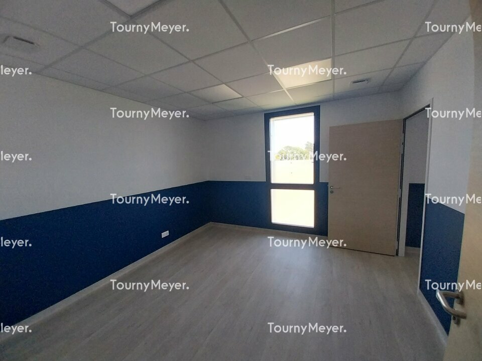 Visuel 9 de l'annonce : VISIBILITE EXCEPTIONNELLE AU SEIN D'UN POLE DE SANTE
PORTE DE GOUESNOU - PLATEAU DE BUREAUX DE 293 M²