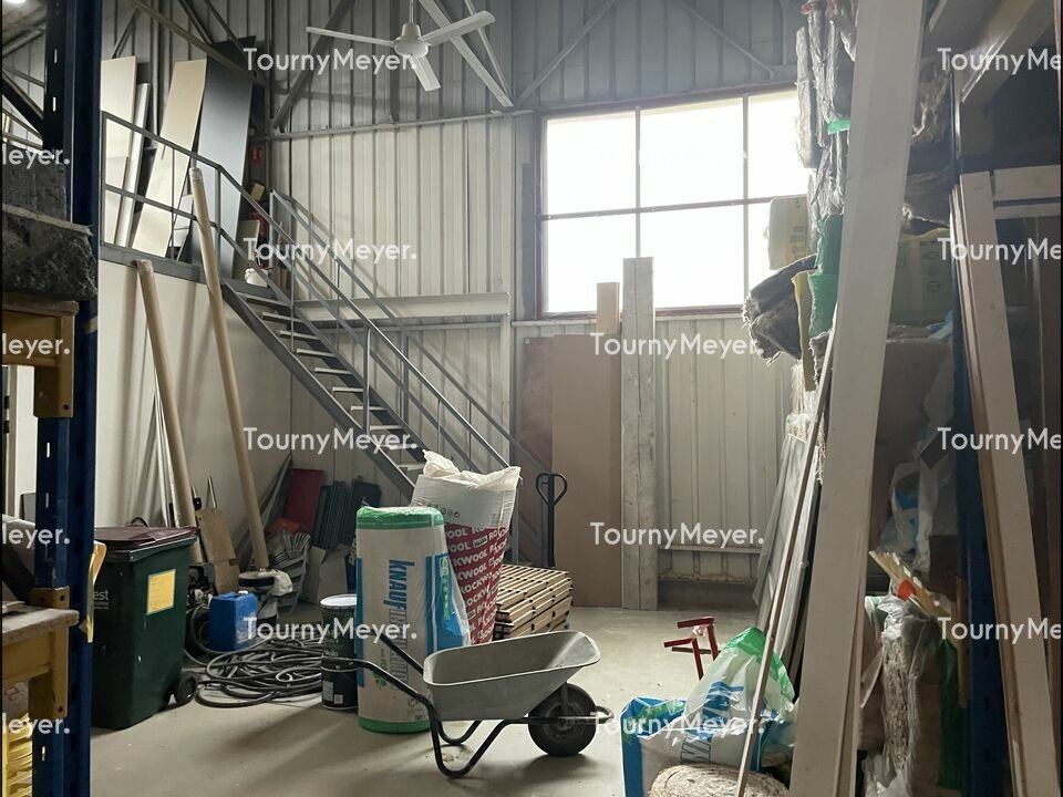 Visuel 4 de l'annonce : A LOUER - Zone de kergonan - Local d'activité de 280 m²