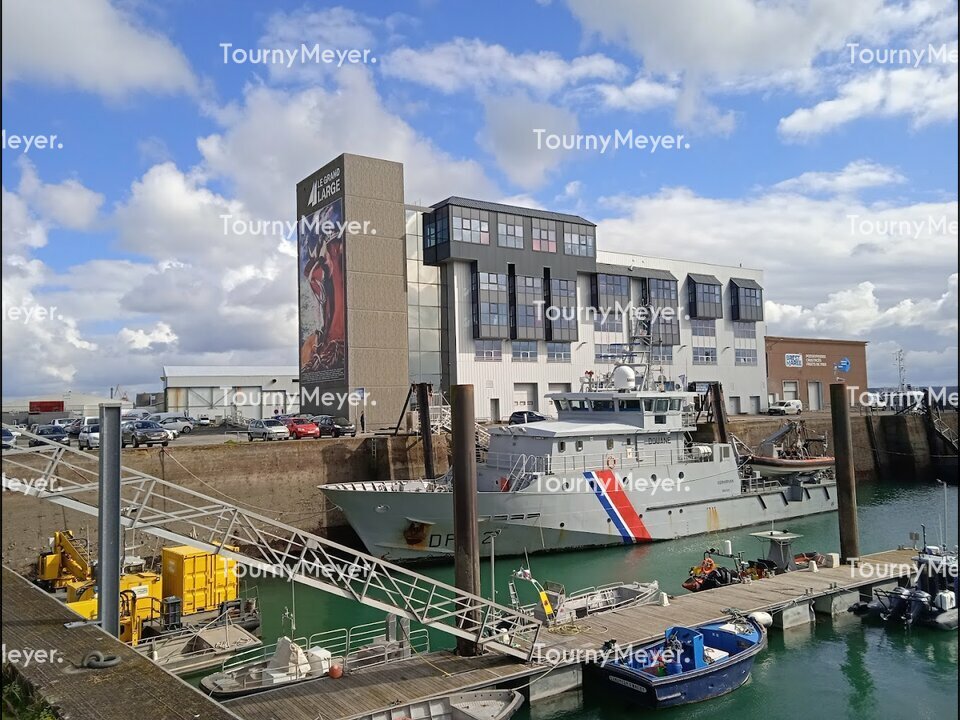Visuel 11 de l'annonce : A LOUER, Bureau 155m² - Immeuble LE GRAND LARGE - Port de commerce de Brest