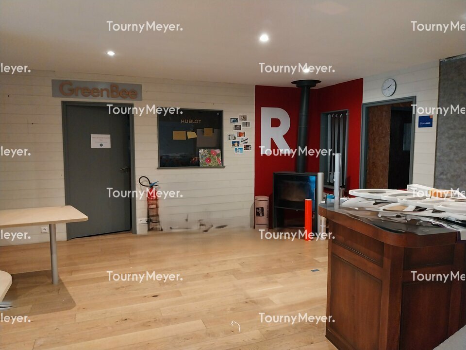 Visuel 4 de l'annonce : A LOUER - GOUESNOU, ZONE DE KERGARADEC - LOCAL D'ACTIVITE DE 300 M²