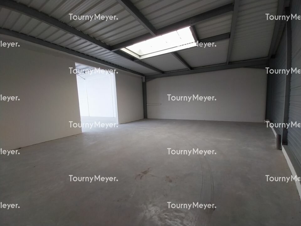 Visuel 2 de l'annonce : A LOUER - BREST, ZONE DE KERGONAN - LOCAL D'ACTIVITE de 300m²