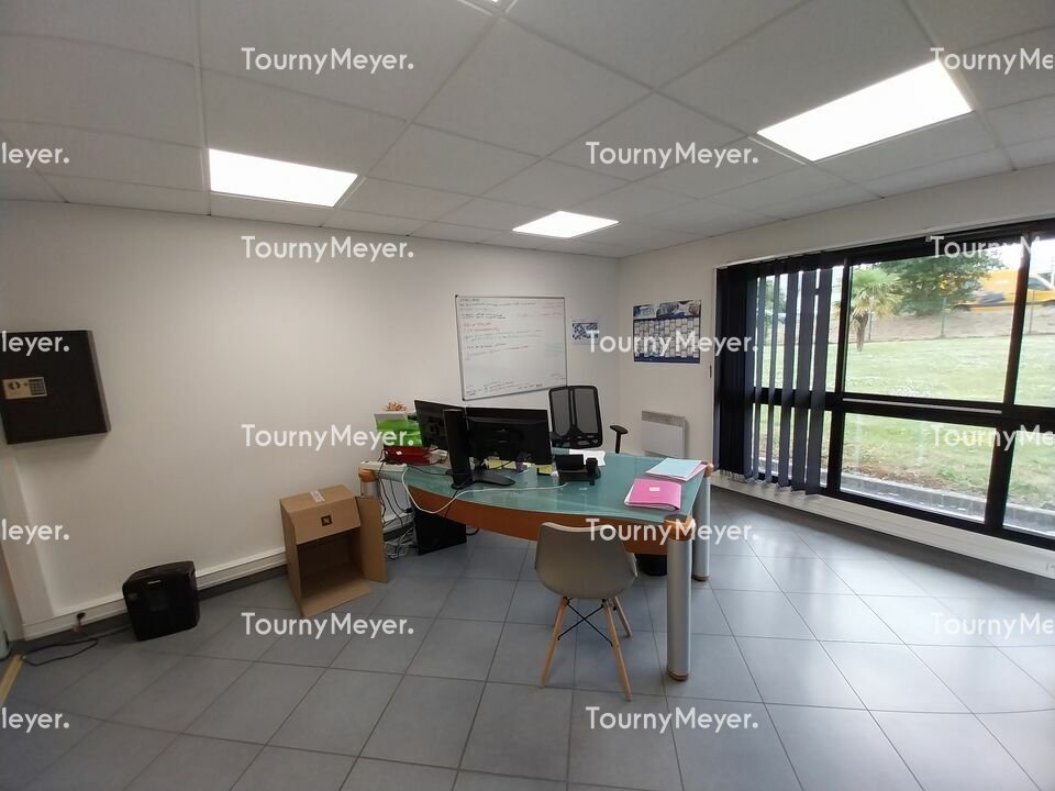 Visuel 5 de l'annonce : A LOUER - BREST, ZONE DE KERVAO, BATIMENT DE 286 M²