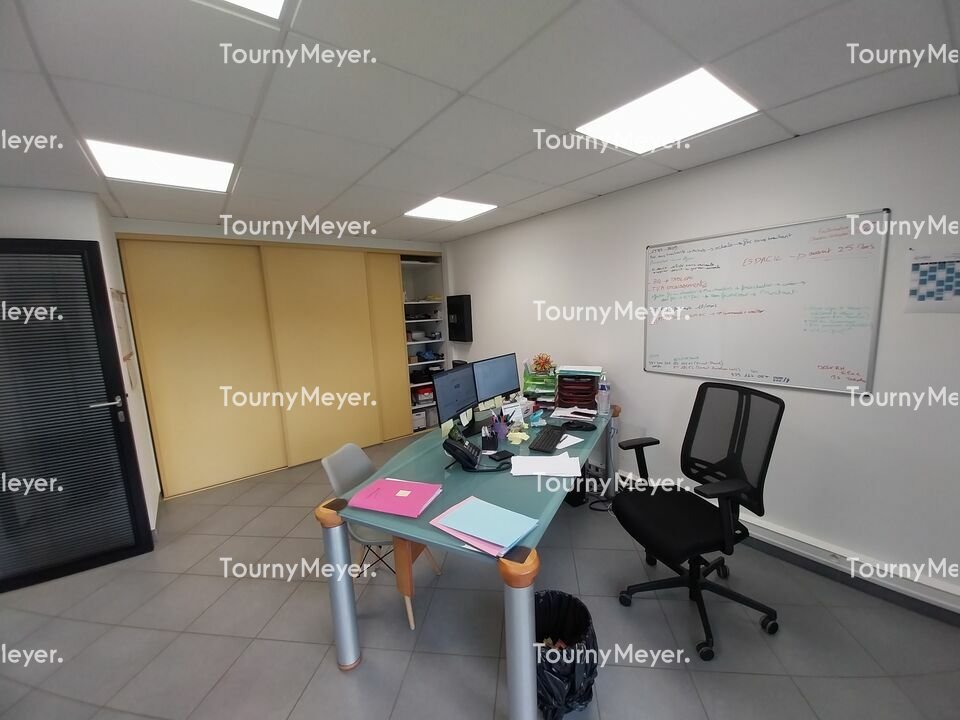 Visuel 6 de l'annonce : A LOUER - BREST, ZONE DE KERVAO, BATIMENT DE 286 M²