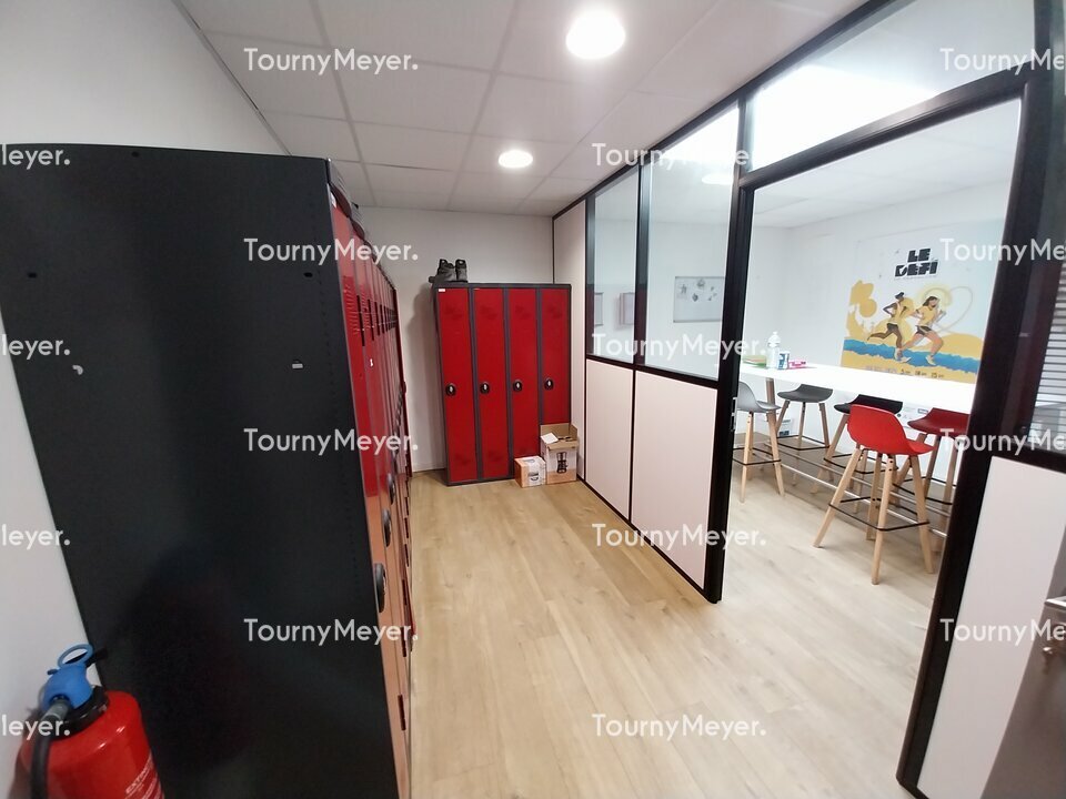 Visuel 11 de l'annonce : A LOUER - BREST, ZONE DE KERVAO, BATIMENT DE 286 M²