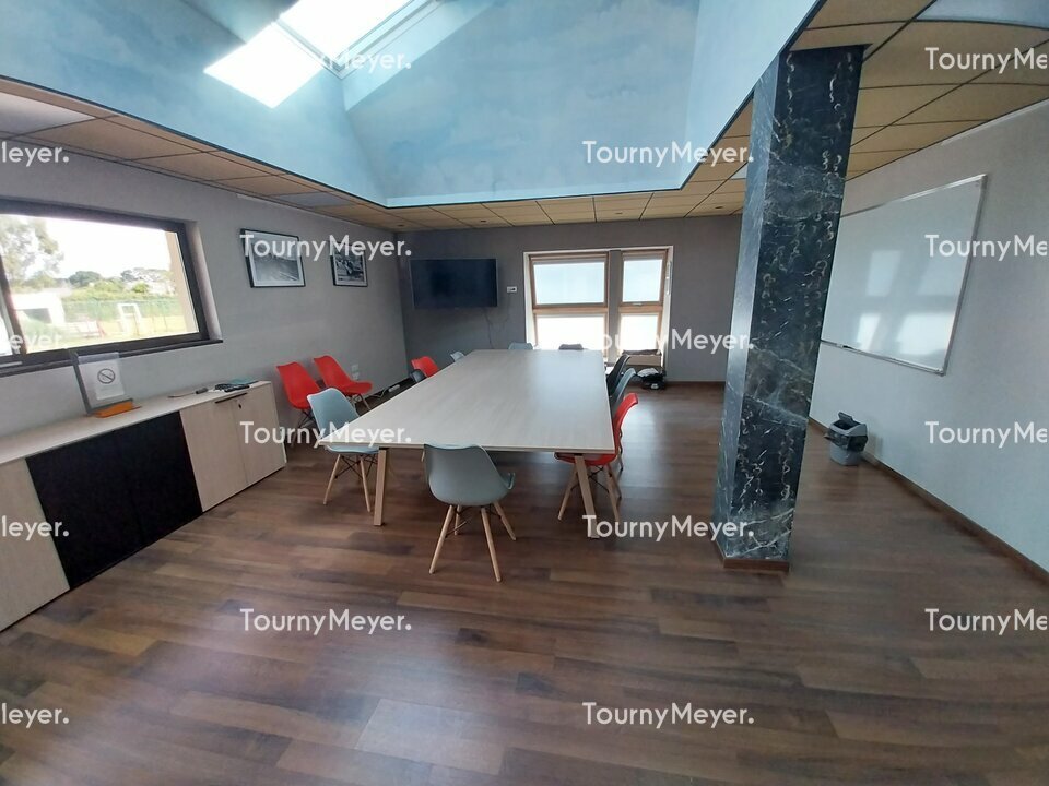 Visuel 15 de l'annonce : A LOUER - BREST, ZONE DE KERVAO, BATIMENT DE 286 M²