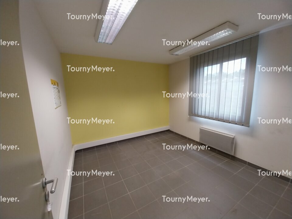 Visuel 4 de l'annonce : A LOUER - BREST KERGONAN - LOCAL D'ACTIVITE DE 300 M²