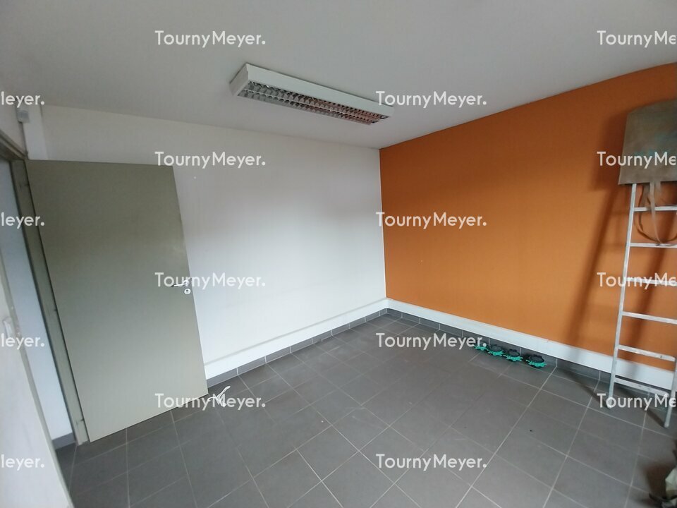 Visuel 5 de l'annonce : A LOUER - BREST KERGONAN - LOCAL D'ACTIVITE DE 300 M²