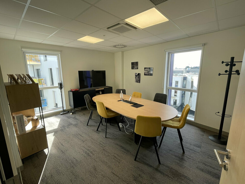 Visuel 9 de l'annonce : A LOUER - BAIL COURTE DUREE - PORT DE COMMERCE