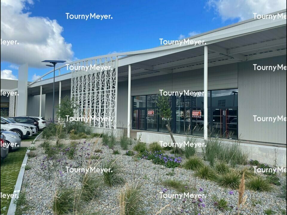 Visuel 1 de l'annonce : A VENDRE - LANDERNEAU - PROGRAMME NEUF - CELLULE COMMERCIALE DE 550 M²