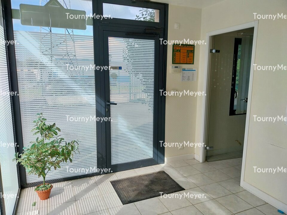 Visuel 4 de l'annonce : A VENDRE - ZONE DU PETIT KERVAO - BATIMENT INDEPENDANT DE 250 M²