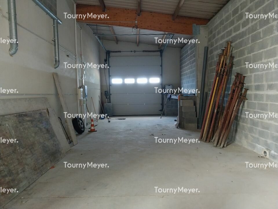 Visuel 9 de l'annonce : A VENDRE - ZONE DU PETIT KERVAO - BATIMENT INDEPENDANT DE 250 M²