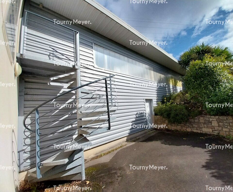 Visuel 10 de l'annonce : A VENDRE - ZONE DU PETIT KERVAO - BATIMENT INDEPENDANT DE 250 M²