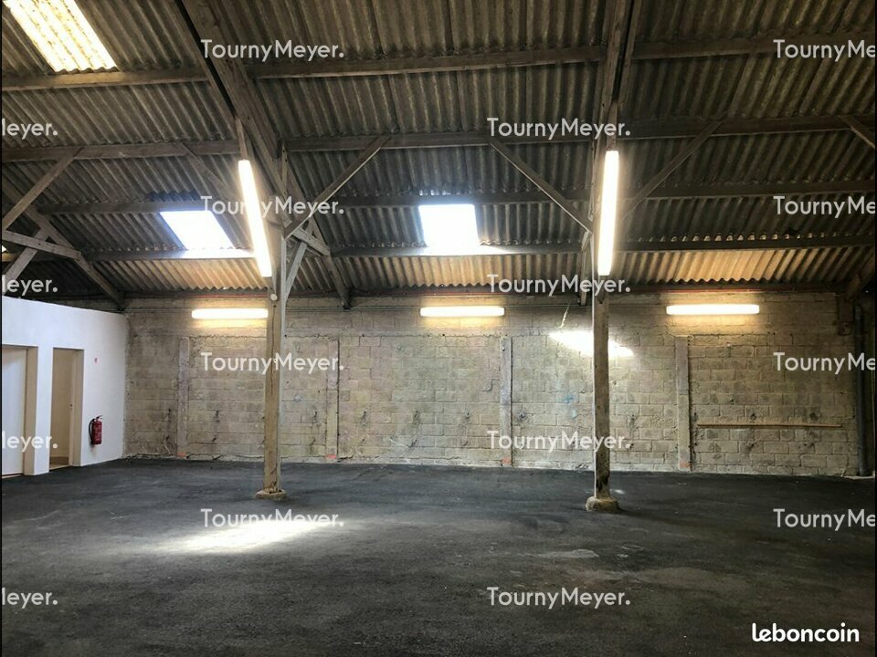 Visuel 3 de l'annonce : A LOUER - GUIPAVAS - ZONE DE LAVALLOT - BATIMENT D'ACTIVITE DE 365 M²
