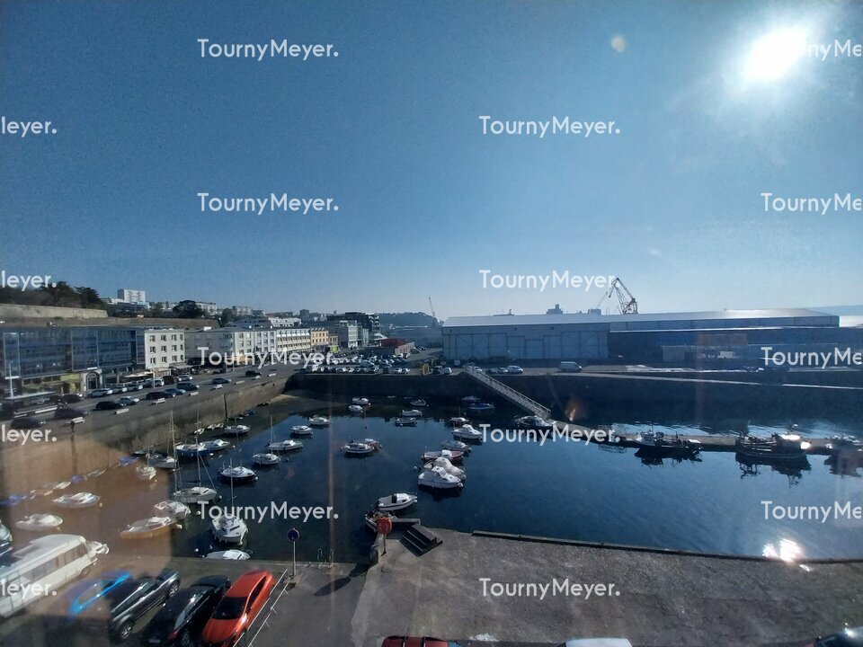 Visuel 1 de l'annonce : A LOUER, Bureau 155m² - Immeuble LE GRAND LARGE - Port de commerce de Brest