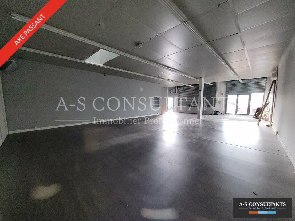 A louer Local commercial  220m² Colombier-le-Cardinal