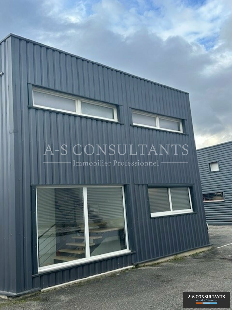 A louer Locaux d'activité 185m² Voglans