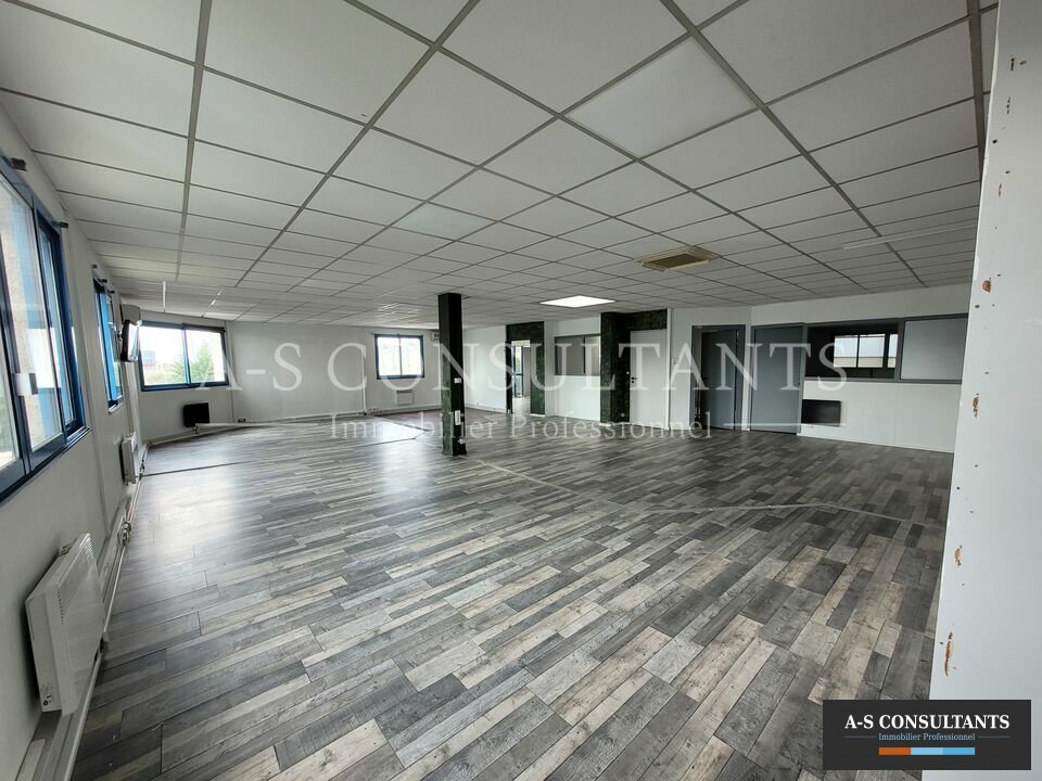 A louer Bureaux 290m² Chassieu