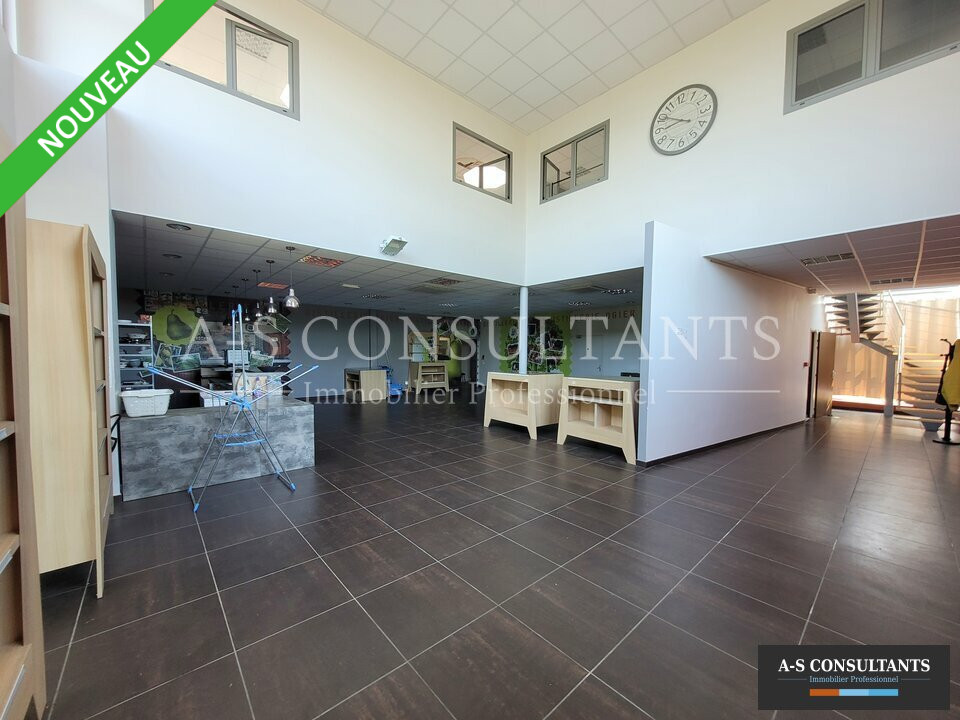 A louer Local commercial  750m² Moras-en-Valloire