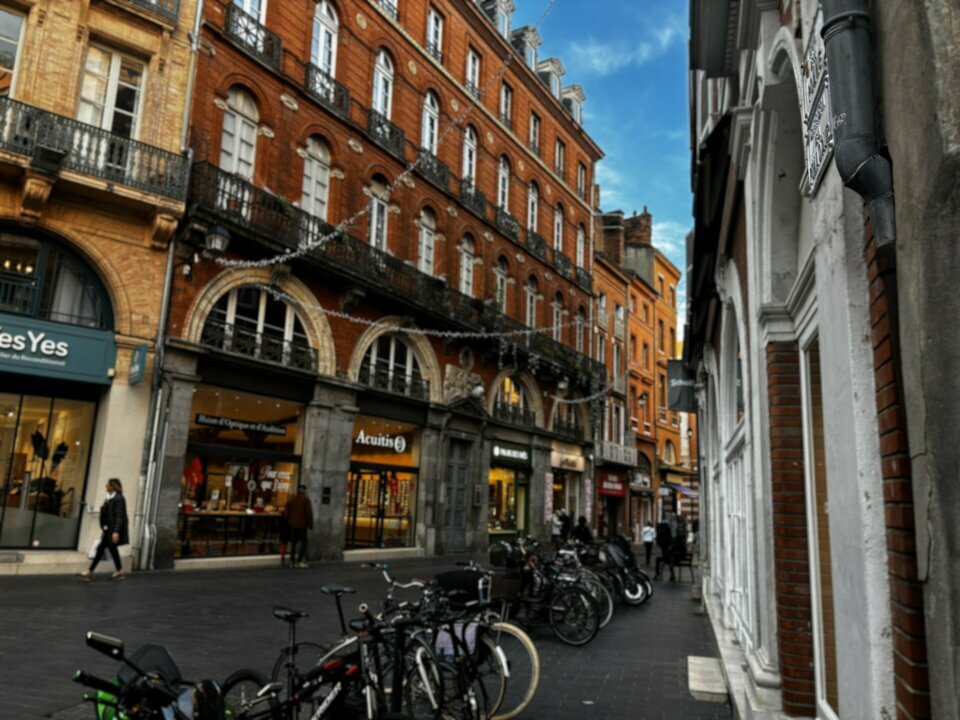 A c&eacute;der local commercial en Angle - 100 m&sup2;