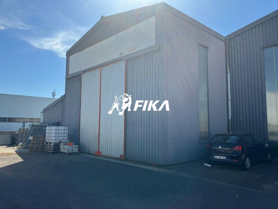 A VENDRE LOCAL D'ACTIVITÉ 645 m2 - (31700) BEAUZELLE