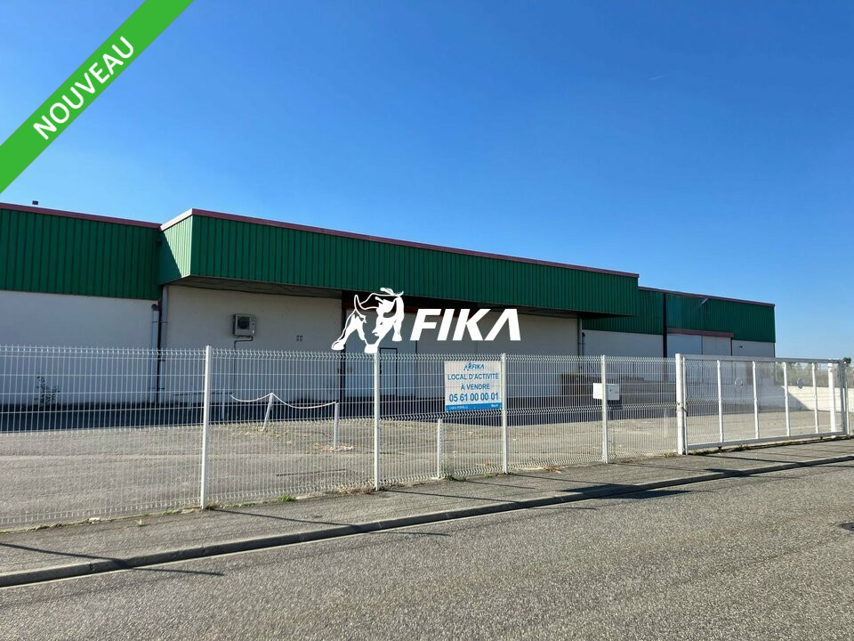 A VENDRE ENTREPOT ET TERRAIN - 31700