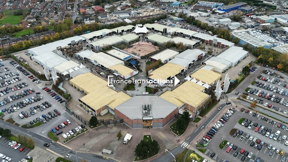 PERIPHERIE TOULOUSE - KIOSQUE A CEDER DANS UN ENSEMBLE SPORTIF ET COMMERCIAL 
