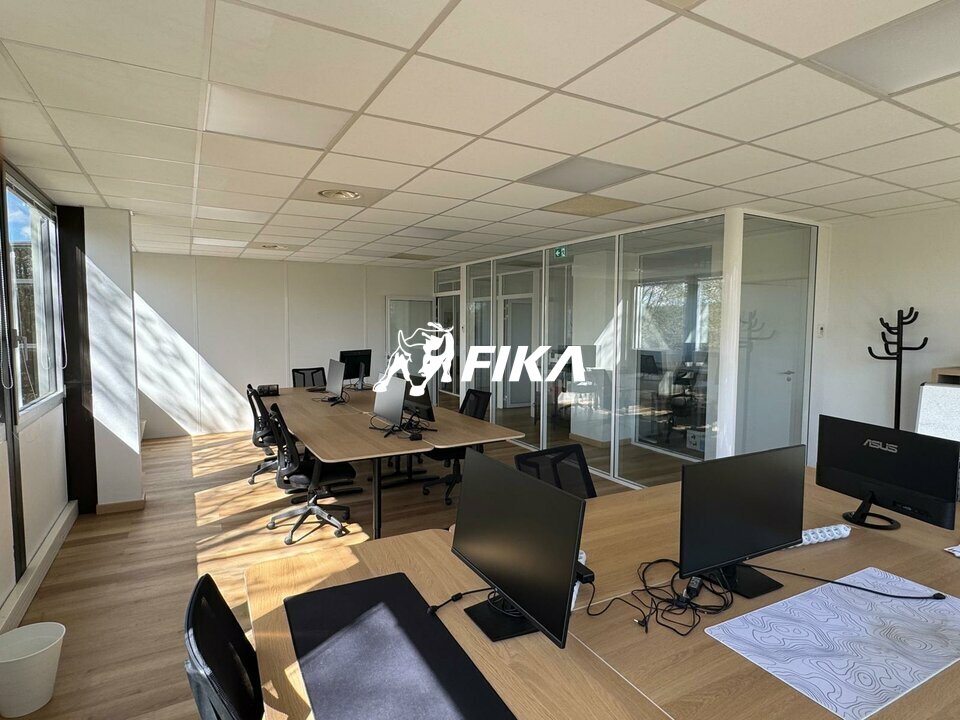 A VENDRE BUREAUX   194m2 (31670) LABEGE