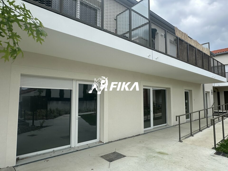 A VENDRE LOCAL COMMERCIAL 60 m2 - (31450) BELBERAUD
