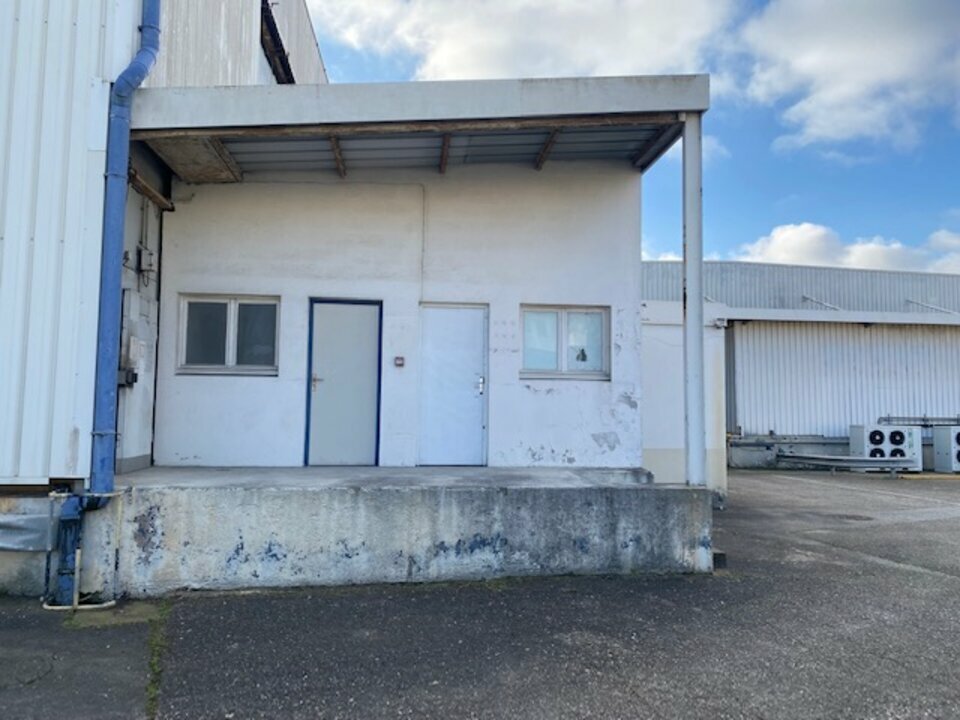 A LOUER LOCAL D'ACTIVITE 1720 M² ZONE COMMERCIALE CARCASSONE 