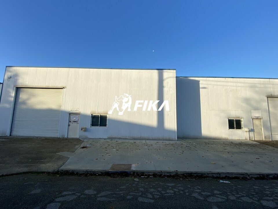 A LOUER LOCAL D'ACTIVITE 1 560 m2 - (31140) SAINT ALBAN
