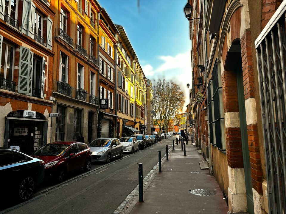 A CEDER MAGNIFIQUE LOCAL DE 60M&sup2; AVEC TERRASSE CENTRE VILLE DE TOULOUSE