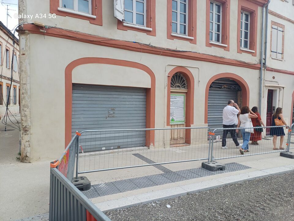 À VENDRE OU À LOUER  LOCAUX COMMERCIAUX TOULOUSE SAINT MICHEL 