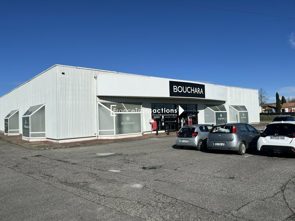 A LOUER LOCAL COMMERCIAL 1500 m&sup2; PORTET N&deg;1