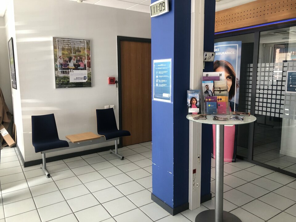 A LOUER, LOCAL COMMERCIAL 112 M² HYPERCENTRE SAINT LYS