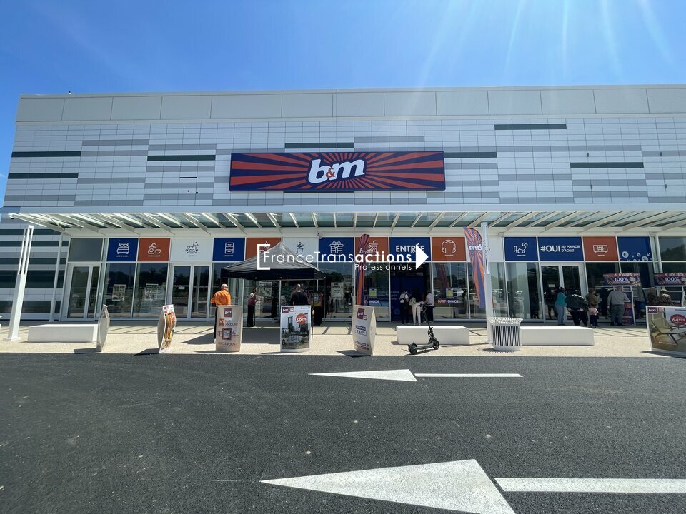 A LOUER SURFACE COMMERCIALE 1983 m² SAINT ORENS 