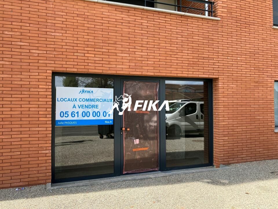 A VENDRE LOCAL COMMERCIAL 55 m2 - (31600) EAUNES