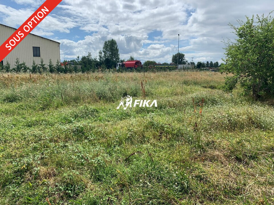 A VENDRE TERRAIN 8000 m2 - (31410) NOÉ