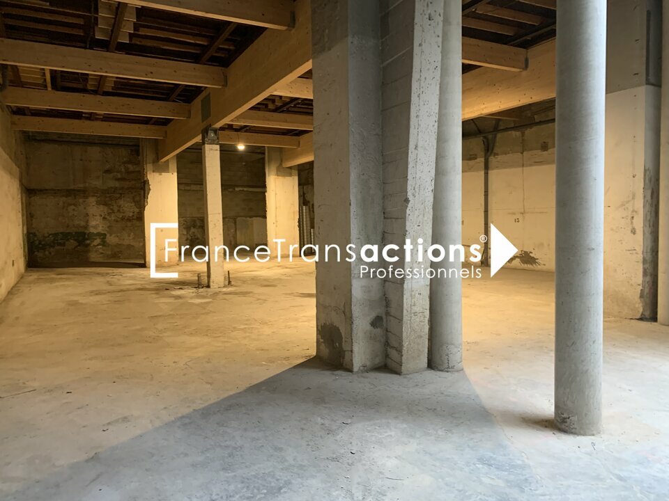 A LOUER HYPERCENTRE VILLE 441 m² - QUARTIER SAINT AUBIN 
