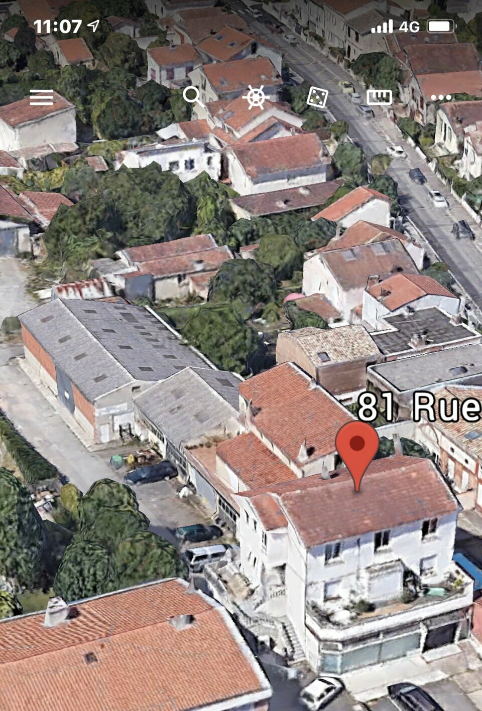 A VENDRE EN  1 LOT   APPTS,, ENTREPÔT ET COMMERCE DANS LA PARTIE RÉSIDENTIELLE DU QUARTIER DES MINIMES